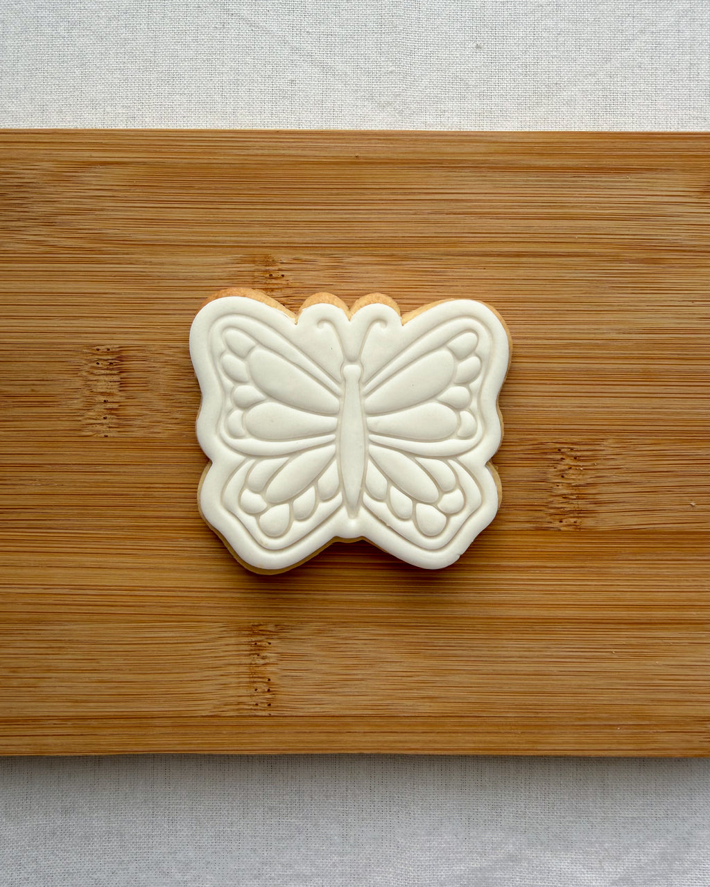 Butterfly Colour-In Cookie Kit