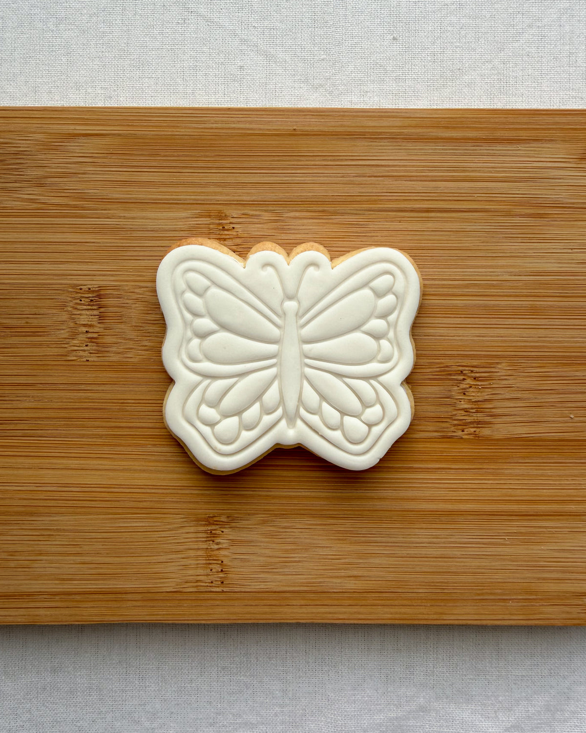 Butterfly Colour-In Cookie Kit