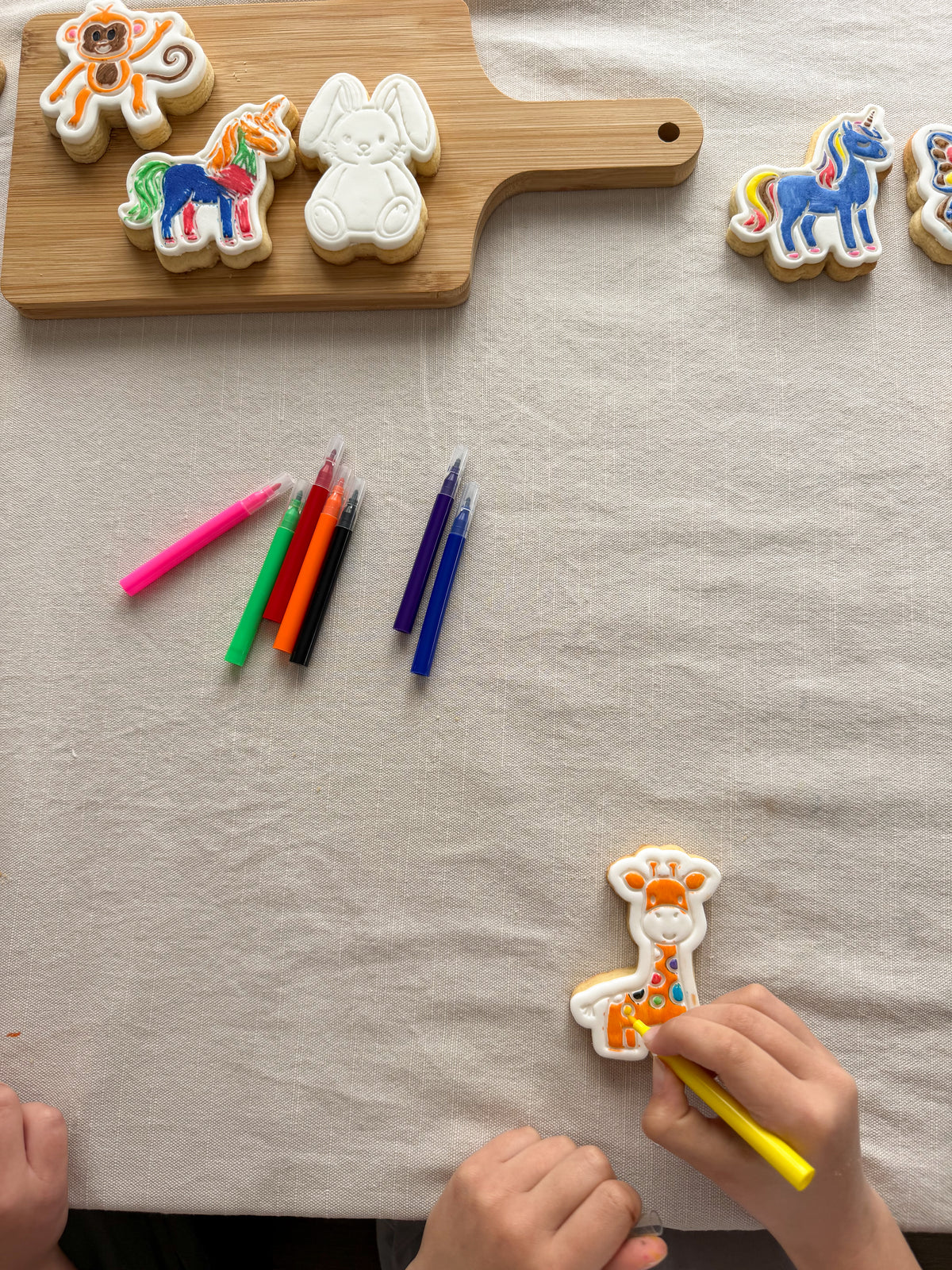 Giraffe Colour-In Cookie Kit